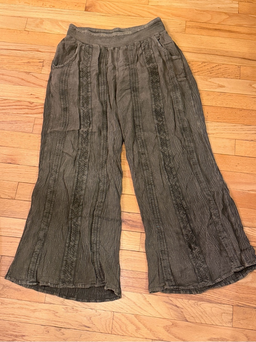 Studio West Wide Leg Pants size M